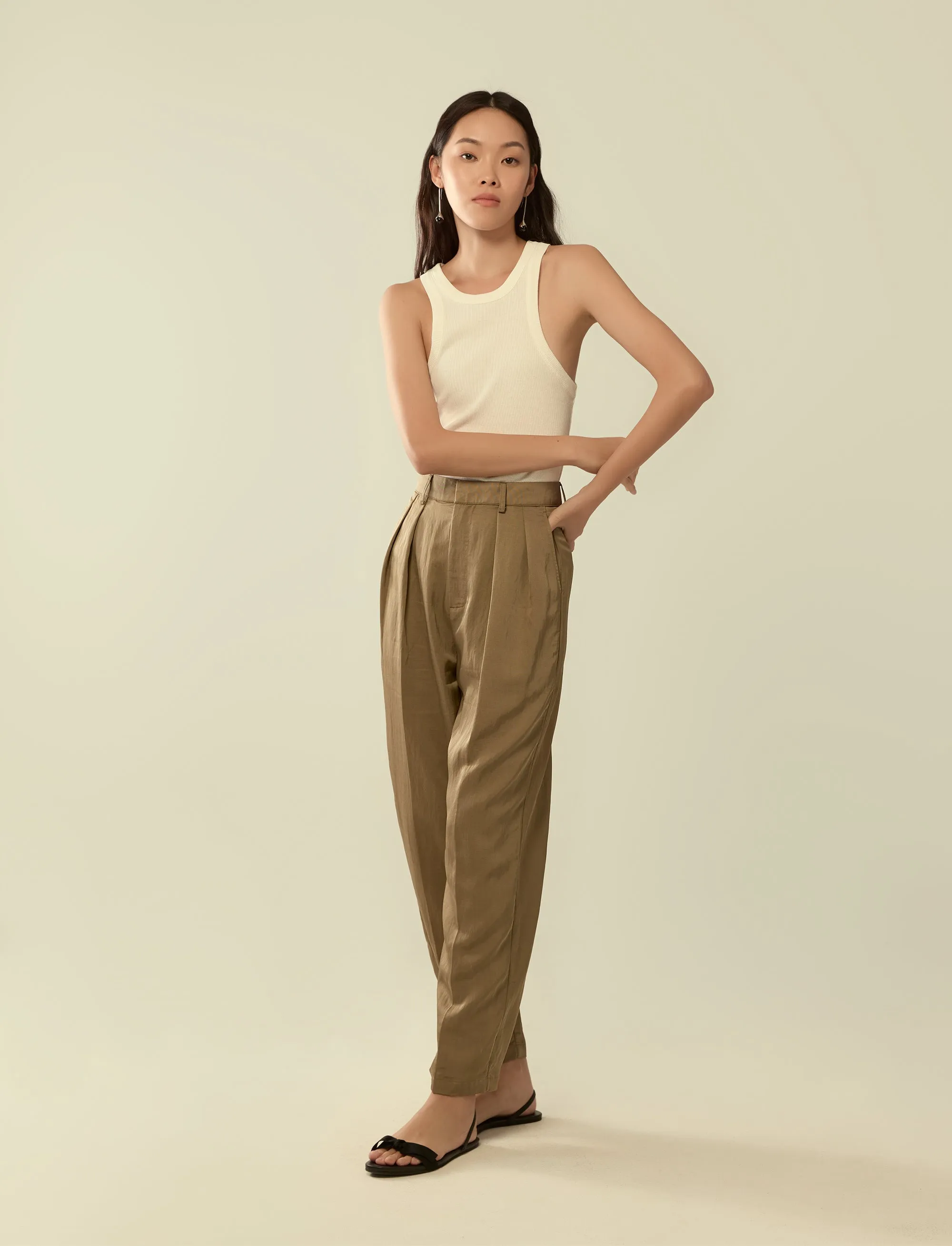 relaxed fit pleated trousers